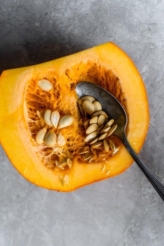 remove seeds from pumpkin