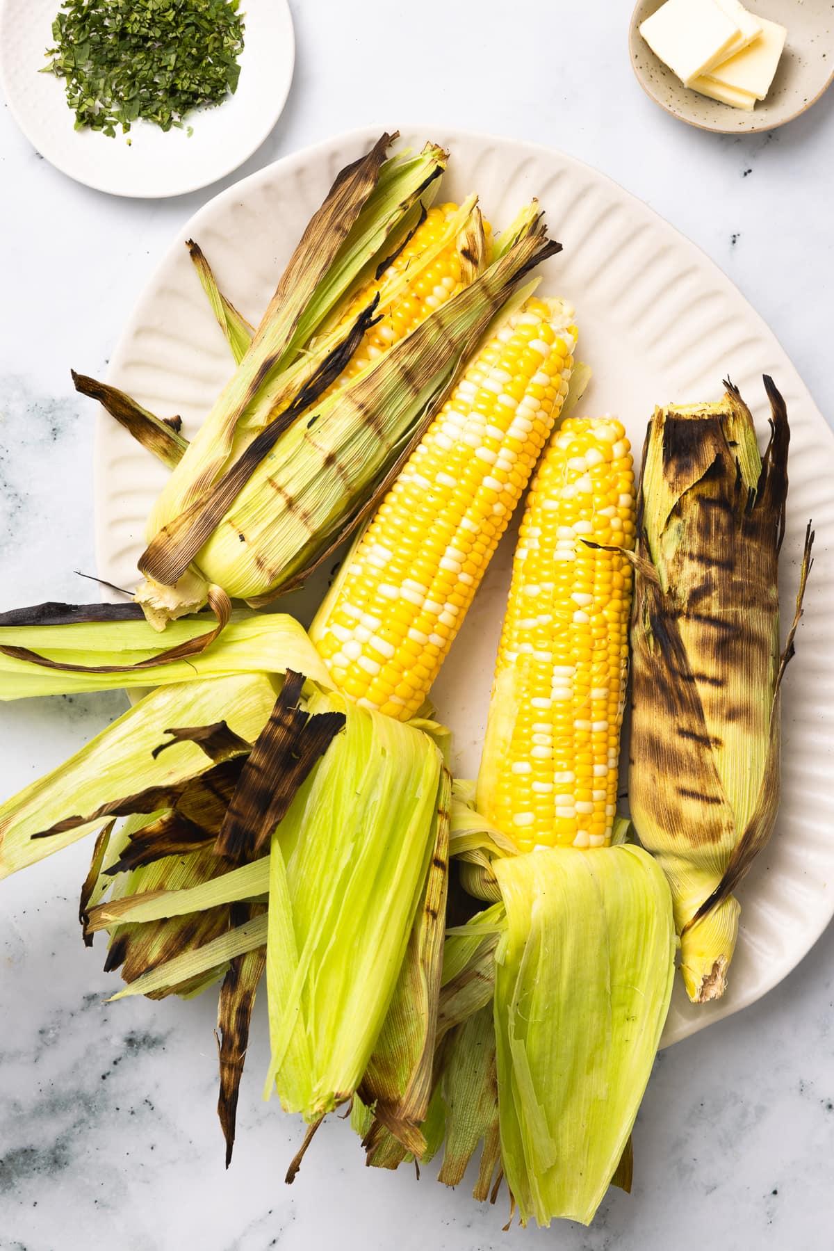 grilled juicy corn