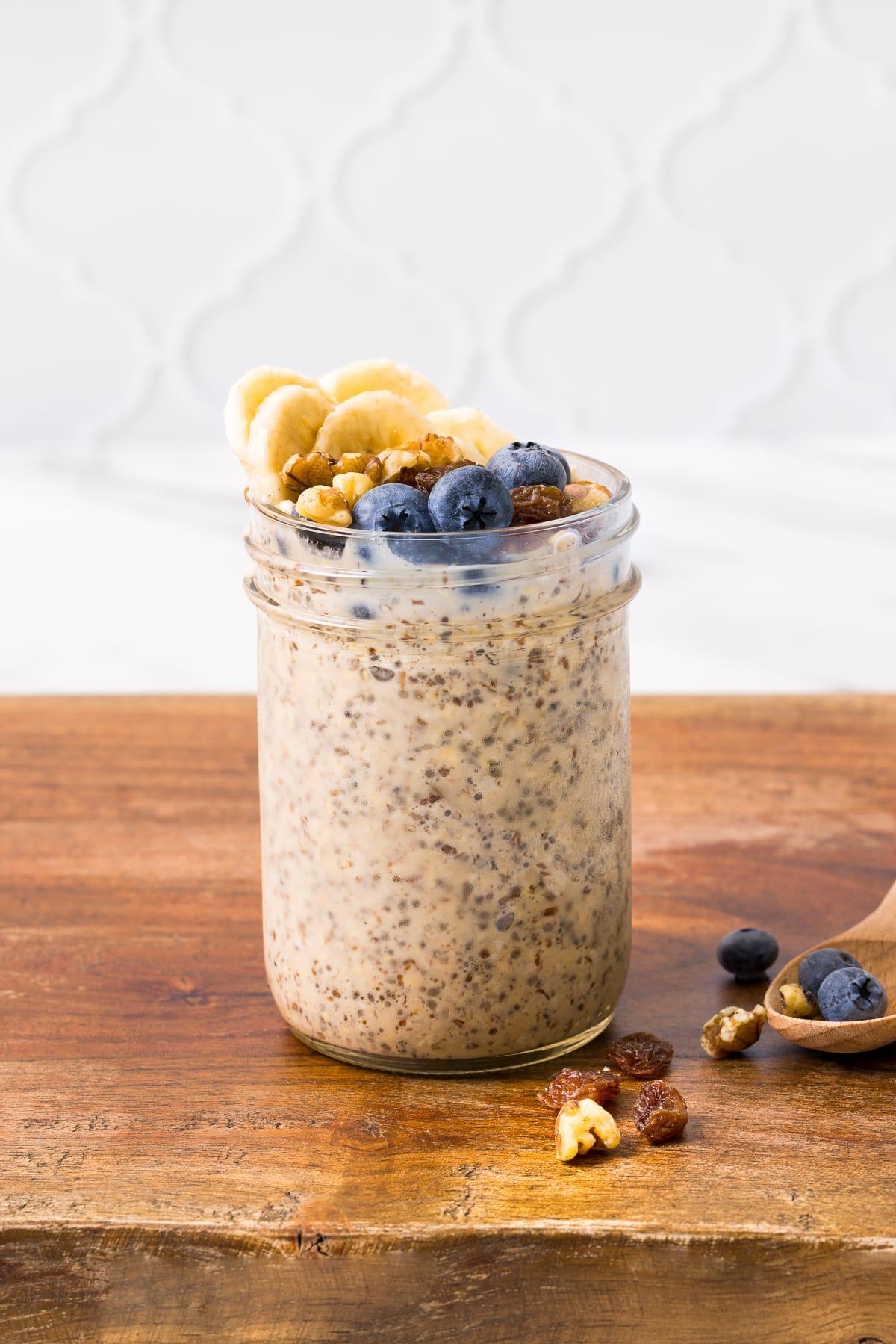 Cinnamon-Raisin Overnight Oats