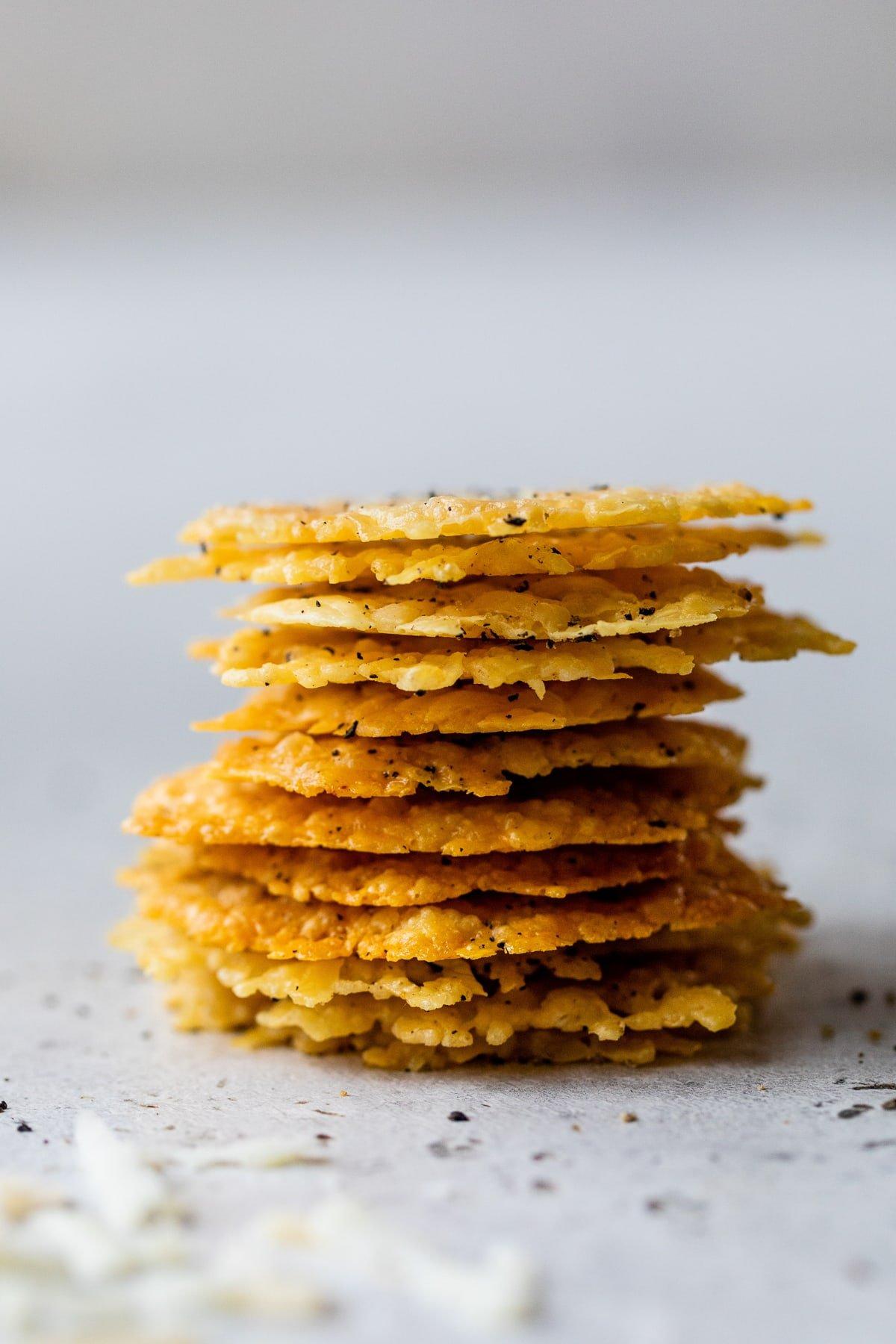 Cacio e Pepe Parmesan Crisps