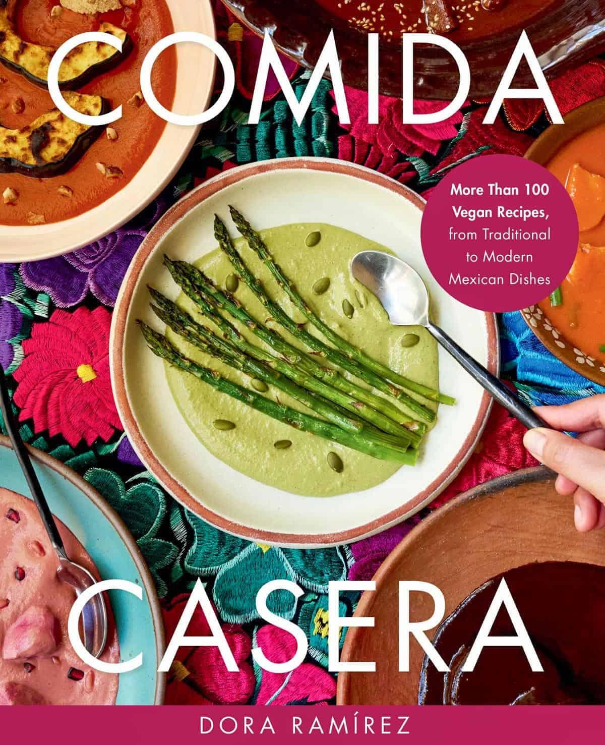 Comida Casera cookbook cover.